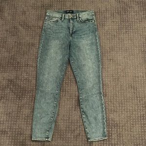 gap light wash jeans